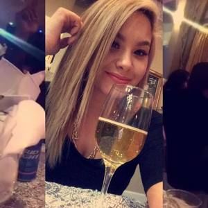 Meet your Posher, Cassandra