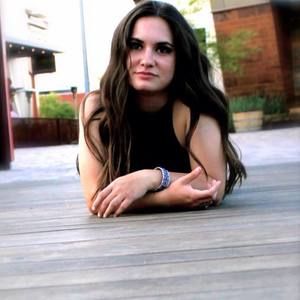 Meet your Posher, Adrianna