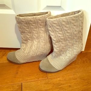 Knit - Steve Madden Boots with heel!