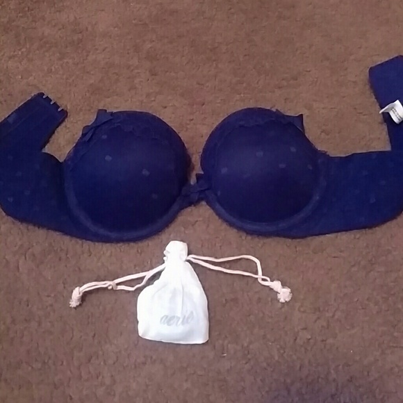 32a aerie Mia multi way push-up