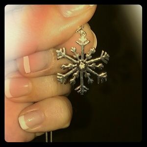 Silver snowflake necklace