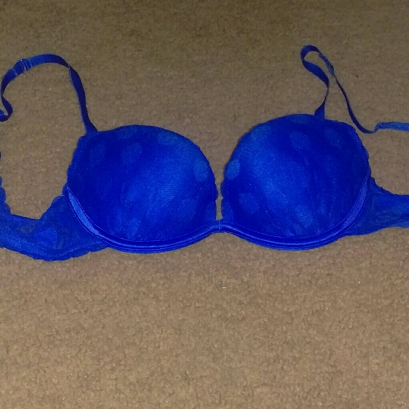 32a aerie Emma push-up