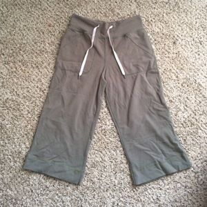 Lululemon workout capri