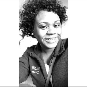 Meet your Posher, Alexis