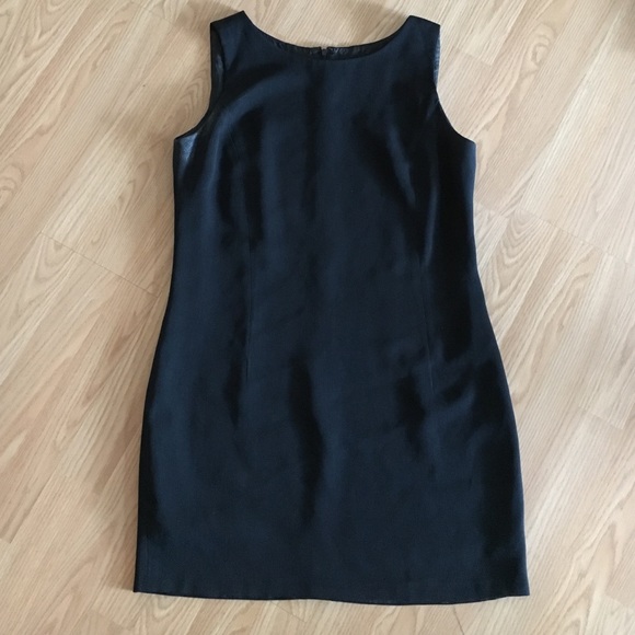 Simple black dress👯 - Picture 1 of 1