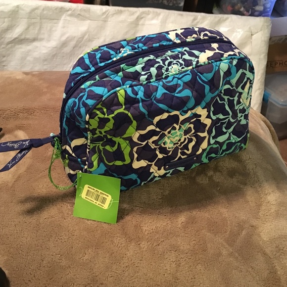 Vera Bradley Handbags - NWT! LG Zip Cosmetic in Katalina Blues!