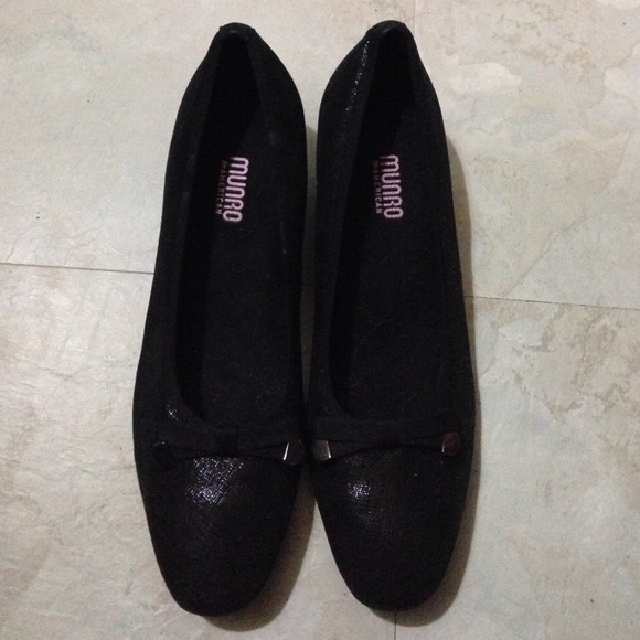 Munro black summer wedge shoe size 11M