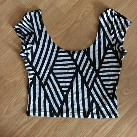 Crop top😎 - Picture 1 of 1