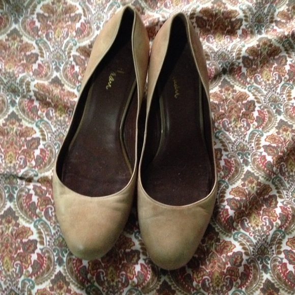 Cole haan wedge taupe/tan shoe size 6