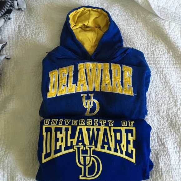 University of Delaware Sweatshirt Bundle