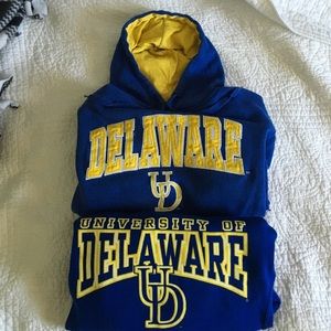 University of Delaware Sweatshirt Bundle