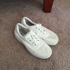 White keds