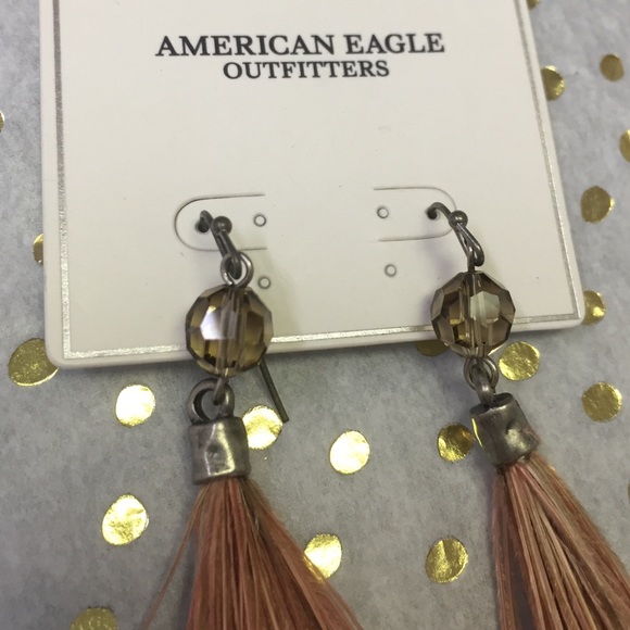 ❤️SOLD❤️ Flirty feather earrings💕 - Picture 3 of 3