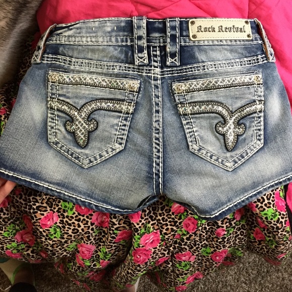 Rock revival "Sherry" short size 27 these must go!