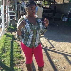 Meet your Posher, Neshia