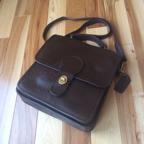 Pristine 5130 Chocolate Station Bag! ๐โผ๏ธ - Picture 1 of 4