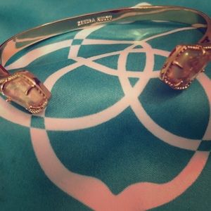 Kendra Scott liana bangle in peach irradecent