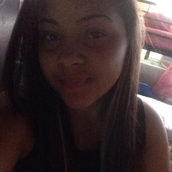 Meet your Posher, Desiree