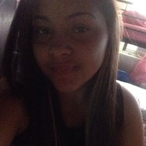 Meet your Posher, Desiree