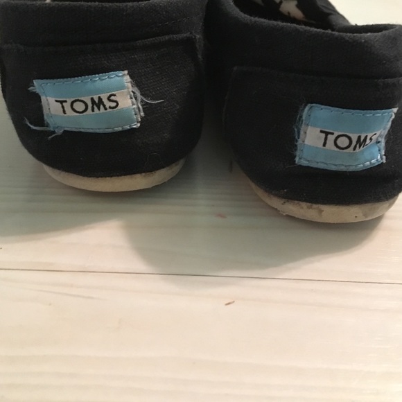 TOMS shoes - Picture 1 of 4