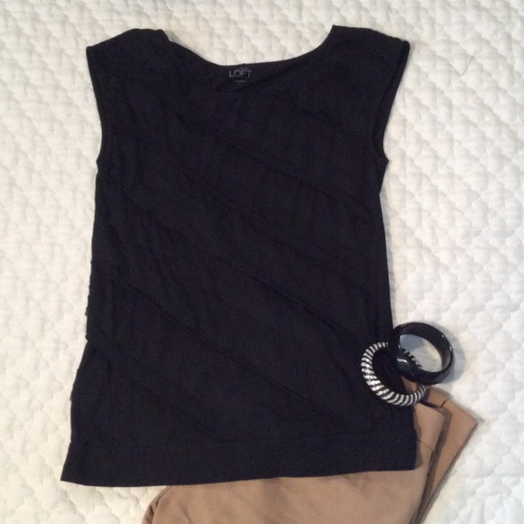 Anne Taylor loft ruffle tee