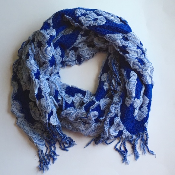 Accessories - ☑️2/$25☑️100% PASHMINA BLUE/WHITE BUBBLE SCARF