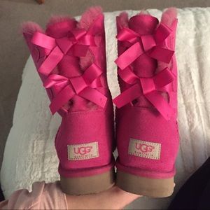 Pink Bailey bow UGGS, authentic, size 9
