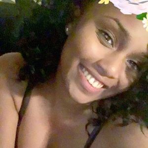 Meet your Posher, Tauriana