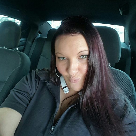 Meet your Posher, Jessica - Picture 1 of 1