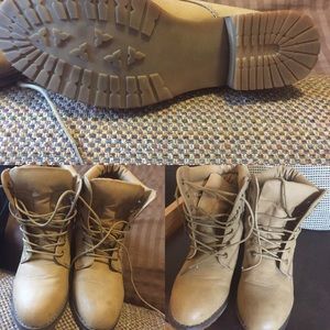 Cathy Jean Boots Size 8