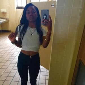 Meet your Posher, Destinee