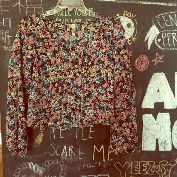 Floral long sleeve blouse