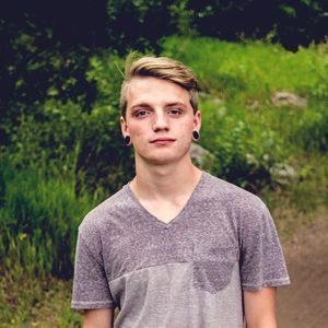 Meet your Posher, Troy