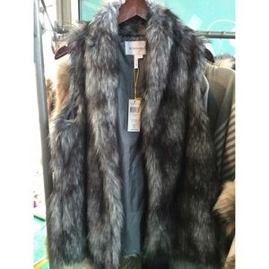 Faux fur vest- SOLD!