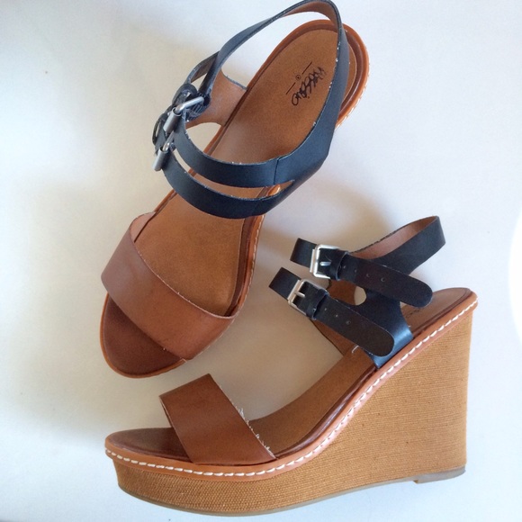 Black and brown strapped wedges