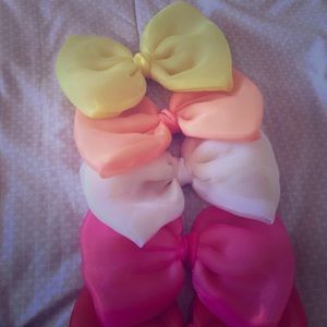 Set Of 8 Giant Hair Bows.