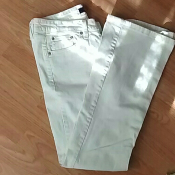 White Levi Superlow jeans