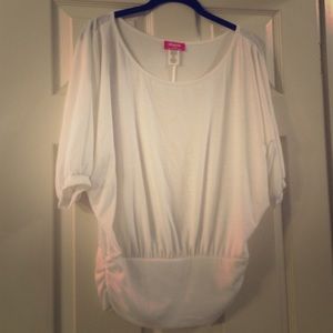 White 3/4 length sleeve top. Cotton