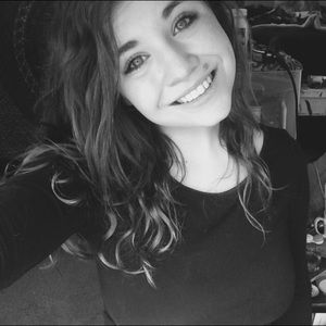 Meet your Posher, Aly