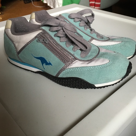 Kangaroo blue-green sneakers size 7