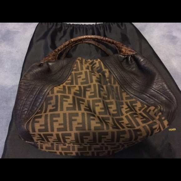 Fendi large spy bag - Picture 3 of 6