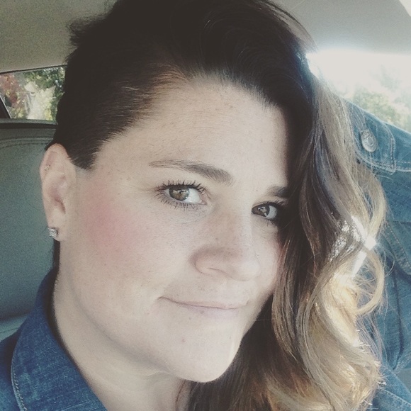 Meet your Posher, Audrey - Picture 1 of 1