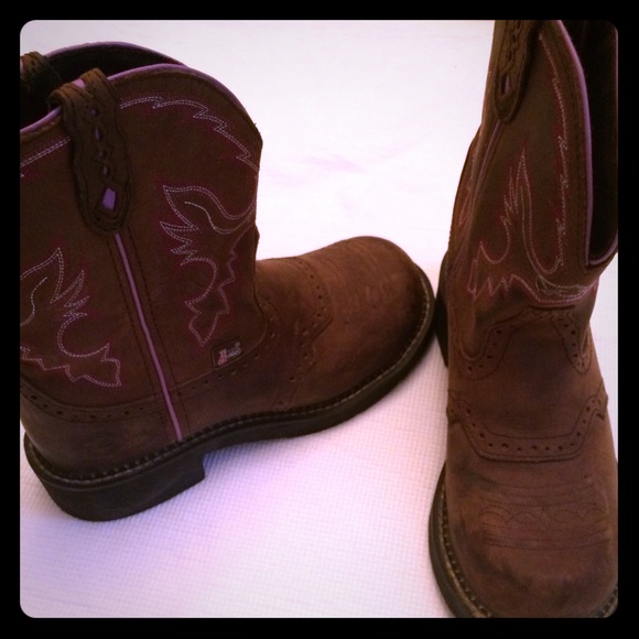 Justin "Gypsy" steel-toe boots.