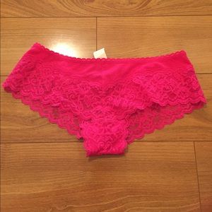 Brand new Gilly Hicks small down undies short.