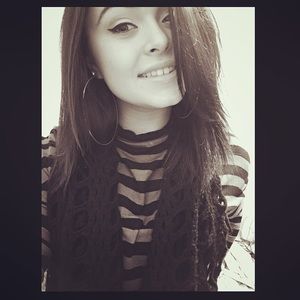 Meet your Posher, Crystal