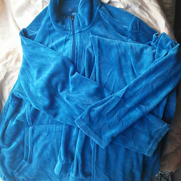 Blue jacket n sweat pants outfit