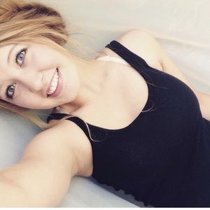 Meet your Posher, Stephanie