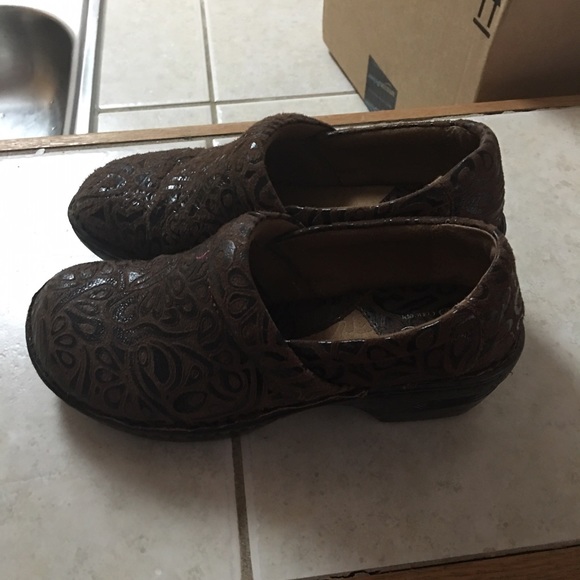 Clogs - Picture 2 of 4