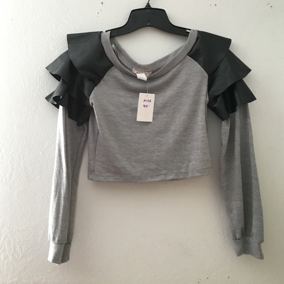NWT shoulder ruffle crop top