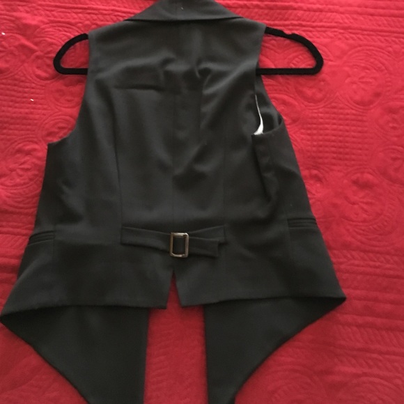 Vest - Picture 2 of 3